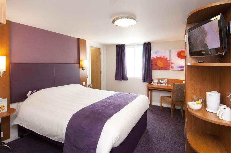 Premier Inn Inverness East Exterior foto